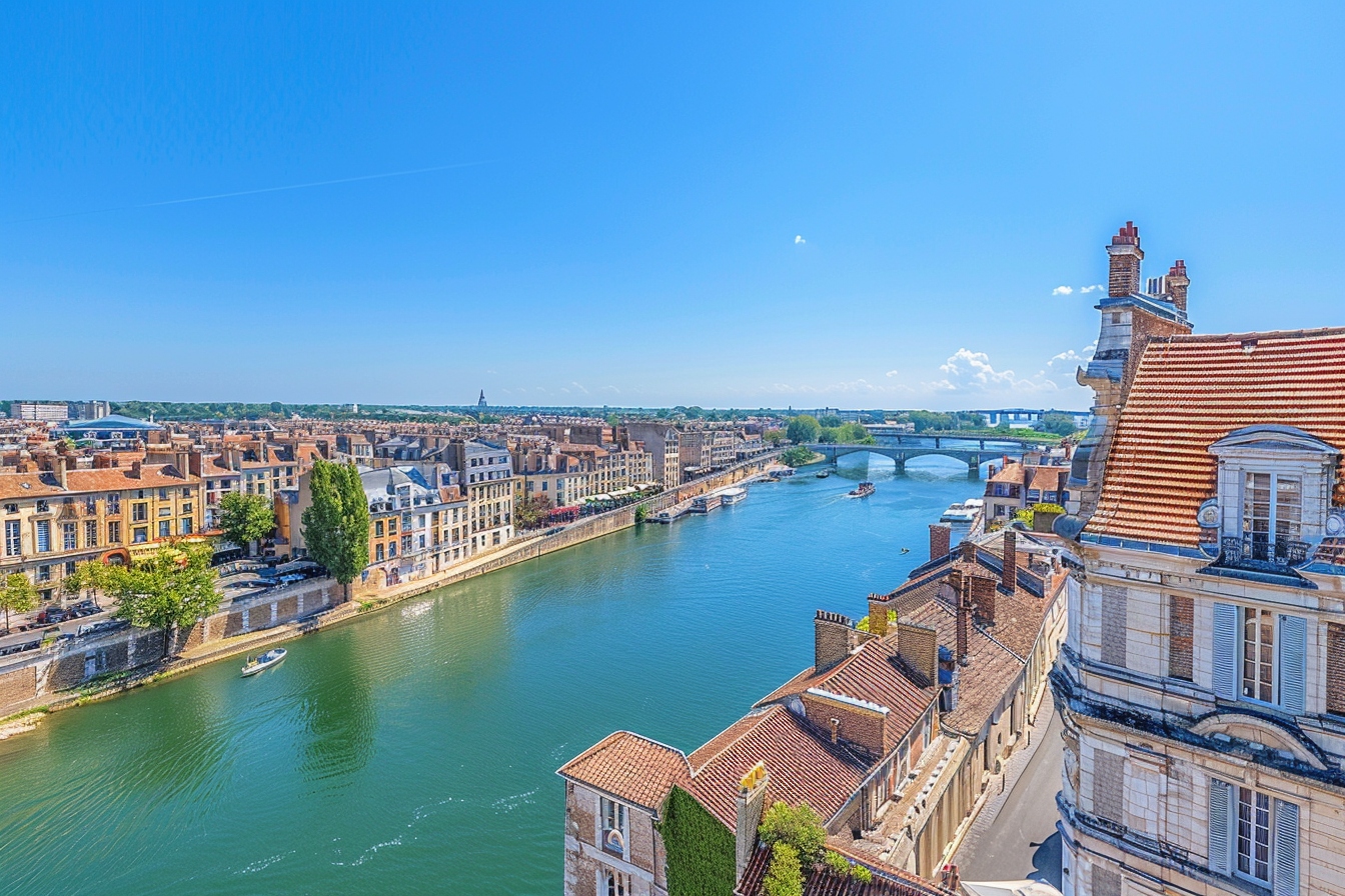 Vue panoramique d'Orléans illustrant le dynamisme du marché de l'investissement immobilier local